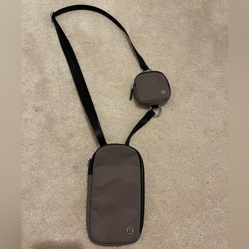 Lululemon Modular Phone Crossbody Bag Messenger Purse - Never Used - Purple